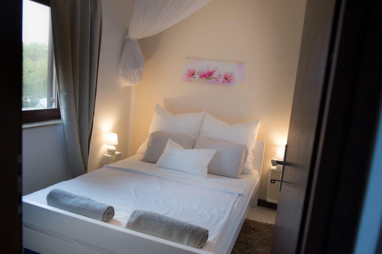Apartmen Relax 200 M T Beach Rovinj Extérieur photo