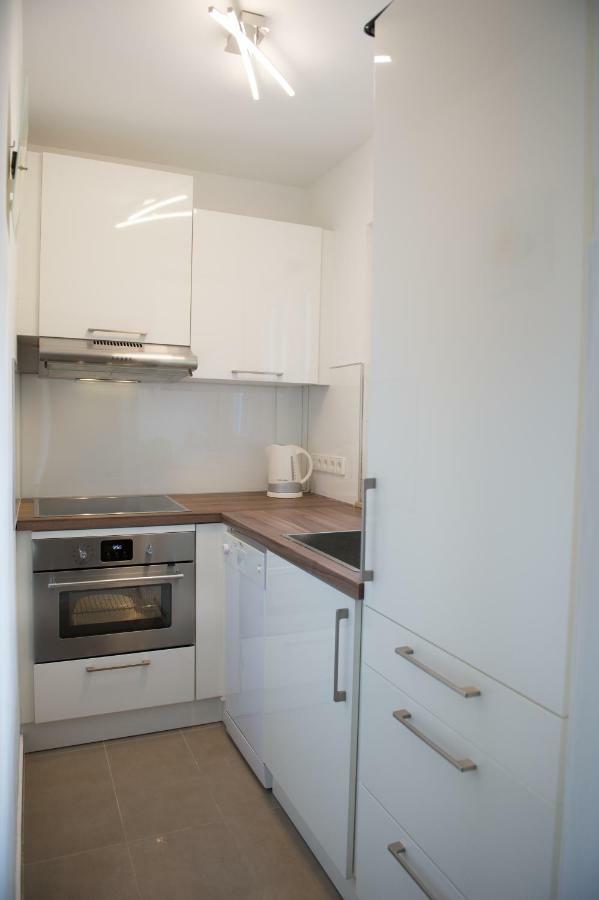 Apartmen Relax 200 M T Beach Rovinj Extérieur photo