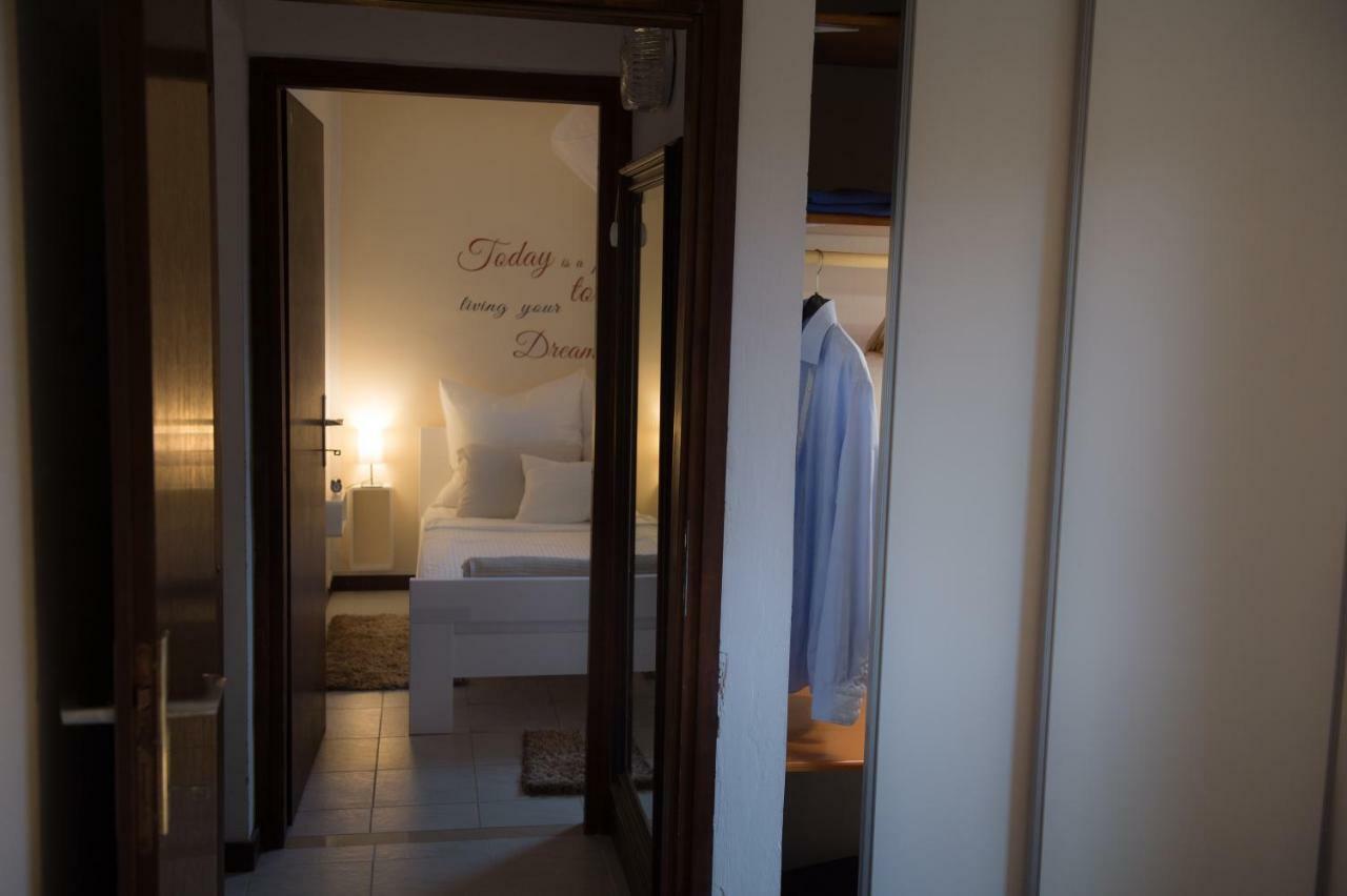 Apartmen Relax 200 M T Beach Rovinj Extérieur photo